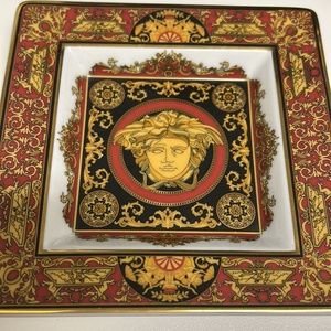 VERSACE BY ROSENTHAL, "MEDUSA" MEDIUM TRAY. 5 1/2 INCH SQUARE